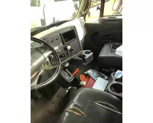 INTERNATIONAL 4400 Cab