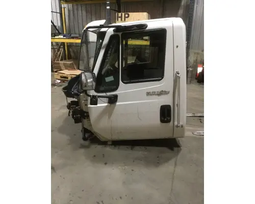 INTERNATIONAL 4400 Cab