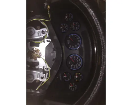 INTERNATIONAL 4400 Cab