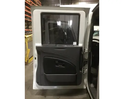 INTERNATIONAL 4400 Cab