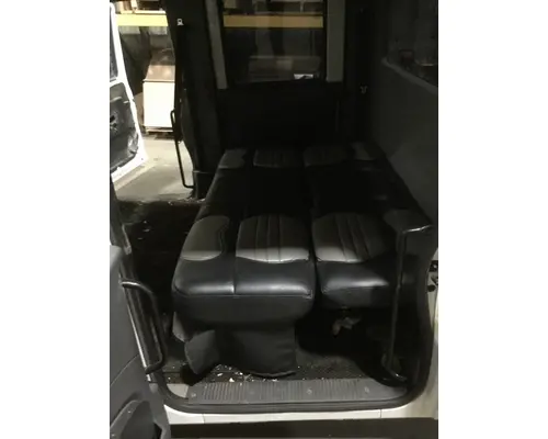 INTERNATIONAL 4400 Cab