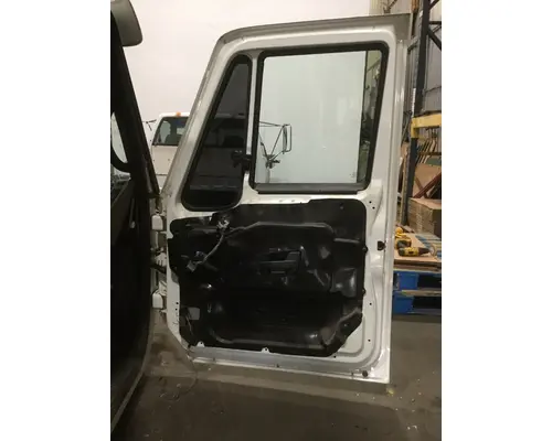 INTERNATIONAL 4400 Cab