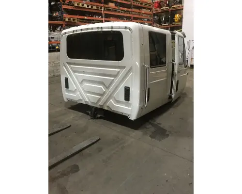 INTERNATIONAL 4400 Cab