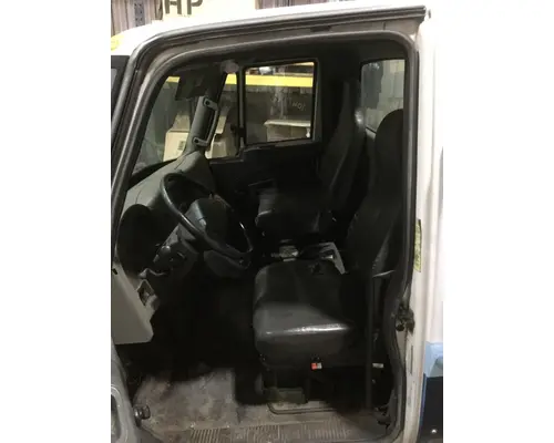 INTERNATIONAL 4400 Cab