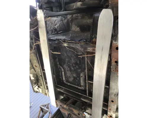 INTERNATIONAL 4400 Cab