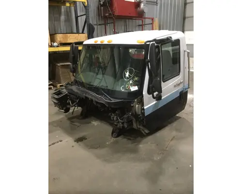 INTERNATIONAL 4400 Cab