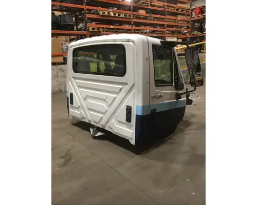 INTERNATIONAL 4400 Cab