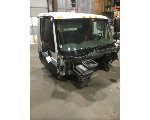 INTERNATIONAL 4400 Cab