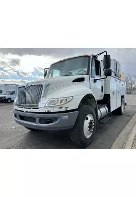 INTERNATIONAL 4400 Cab