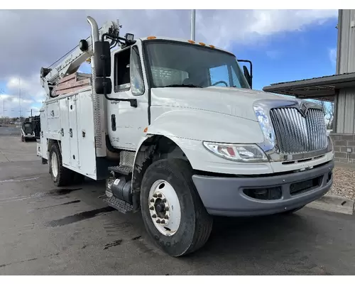 INTERNATIONAL 4400 Cab