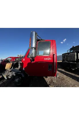 INTERNATIONAL 4400 Cab