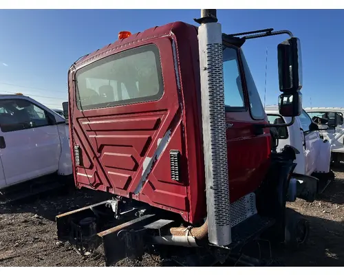 INTERNATIONAL 4400 Cab