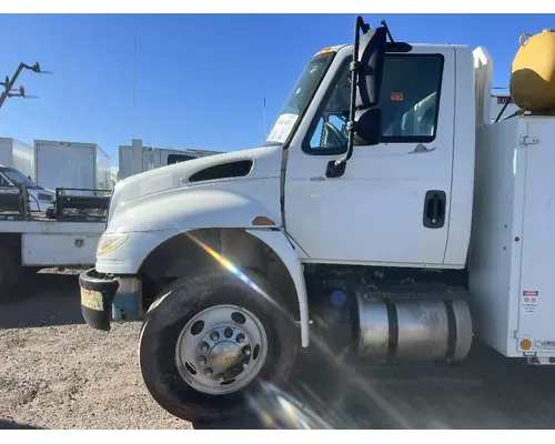 INTERNATIONAL 4400 Cab