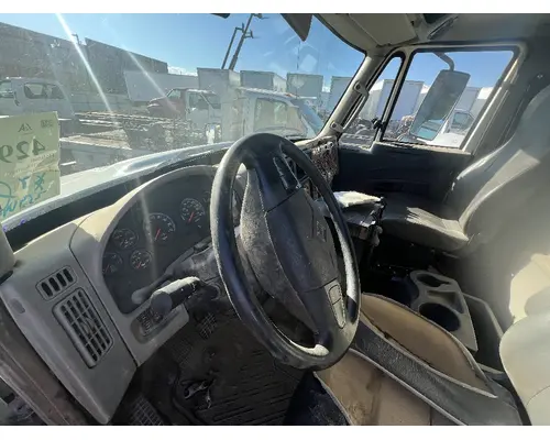 INTERNATIONAL 4400 Cab