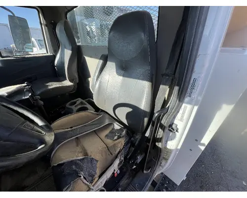 INTERNATIONAL 4400 Cab