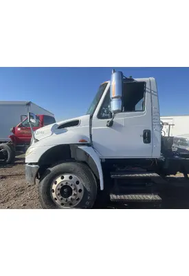 INTERNATIONAL 4400 Cab