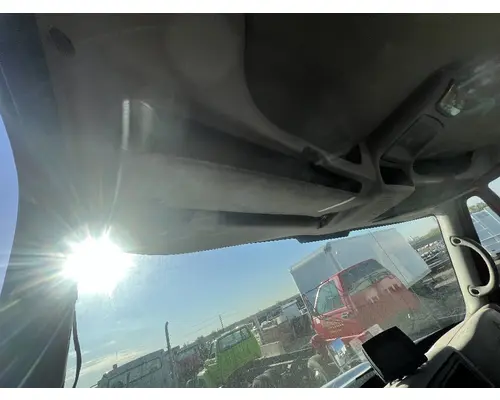 INTERNATIONAL 4400 Cab
