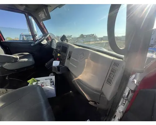 INTERNATIONAL 4400 Cab