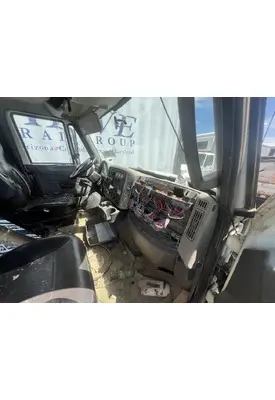 INTERNATIONAL 4400 Cab