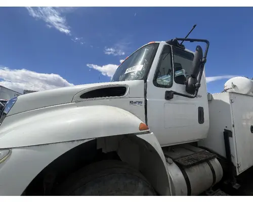 INTERNATIONAL 4400 Cab