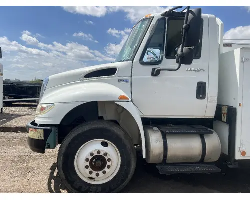 INTERNATIONAL 4400 Cab