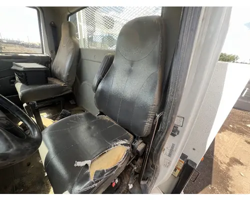 INTERNATIONAL 4400 Cab