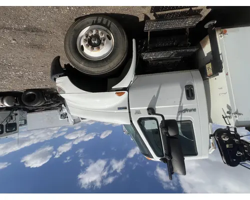 INTERNATIONAL 4400 Cab