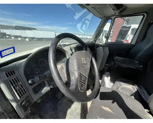 INTERNATIONAL 4400 Cab