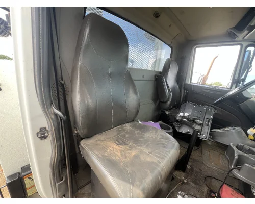 INTERNATIONAL 4400 Cab