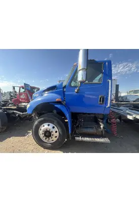 INTERNATIONAL 4400 Cab