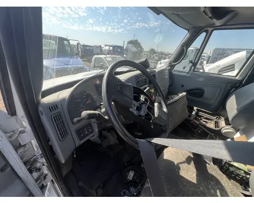 INTERNATIONAL 4400 Cab