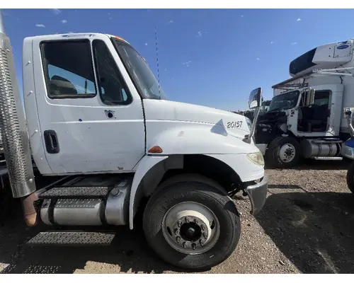 INTERNATIONAL 4400 Cab