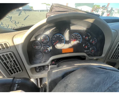 INTERNATIONAL 4400 Cab