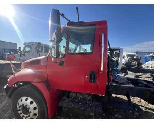 INTERNATIONAL 4400 Cab