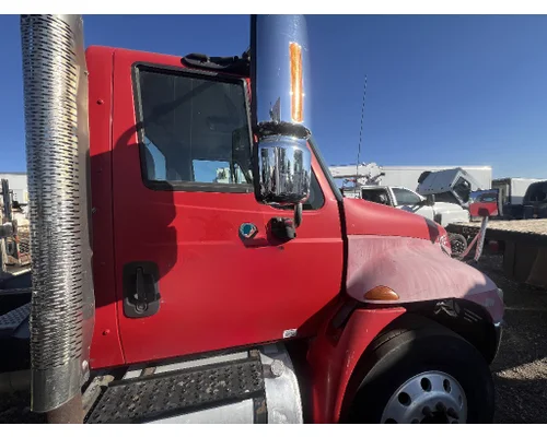 INTERNATIONAL 4400 Cab