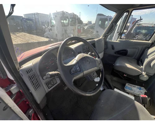 INTERNATIONAL 4400 Cab