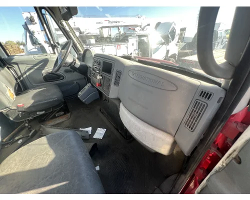 INTERNATIONAL 4400 Cab