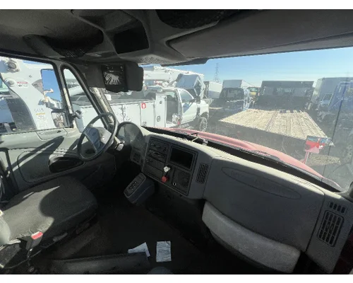 INTERNATIONAL 4400 Cab