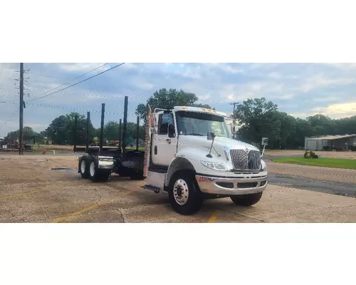 INTERNATIONAL 4400 Complete Vehicle