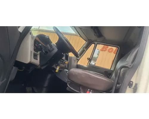 INTERNATIONAL 4400 Complete Vehicle