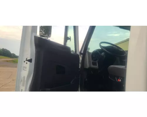 INTERNATIONAL 4400 Complete Vehicle