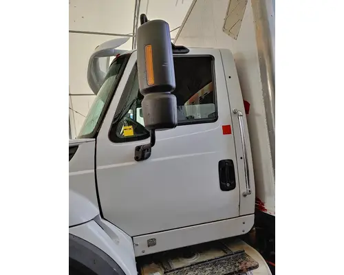 INTERNATIONAL 4400 Complete Vehicle