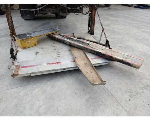 INTERNATIONAL 4400 Complete Vehicle