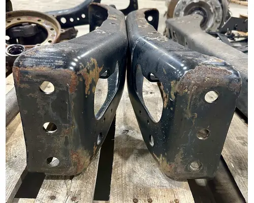 INTERNATIONAL 4400 Crossmember