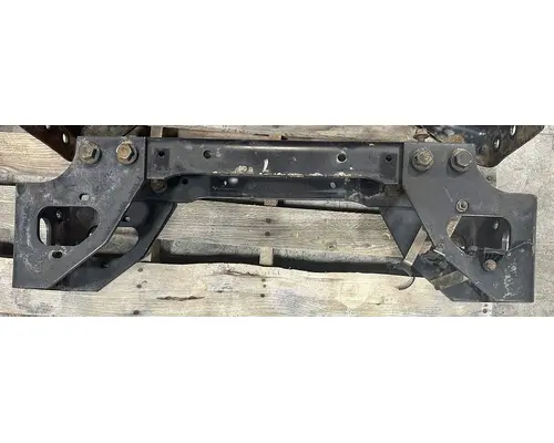 INTERNATIONAL 4400 Crossmember