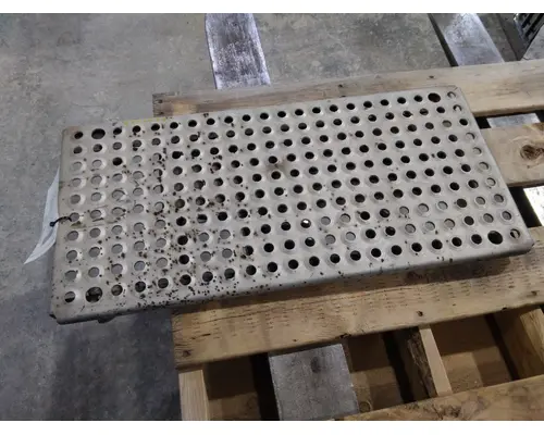 INTERNATIONAL 4400 DECK (CATWALK) STEP