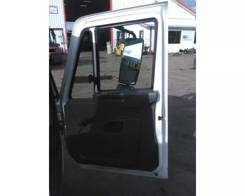 INTERNATIONAL 4400 DOOR ASSEMBLY, FRONT