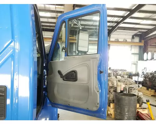 INTERNATIONAL 4400 DOOR ASSEMBLY, FRONT