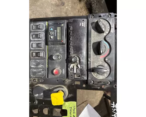 INTERNATIONAL 4400 Dash Panel
