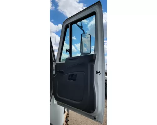 INTERNATIONAL 4400 Door Assembly, Front